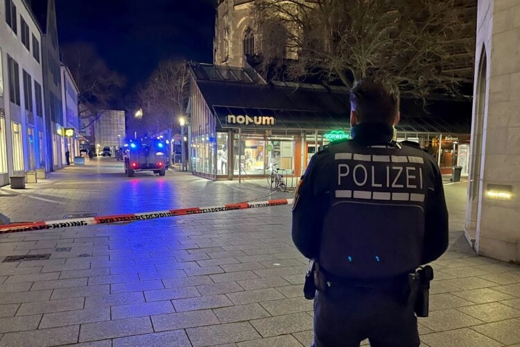 Nožem napao krajnje desni skup u Njemačkoj: Policija ga ustrijelila